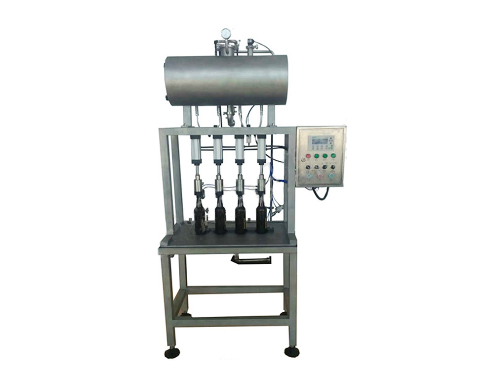 自動(dòng)啤酒瓶灌裝機