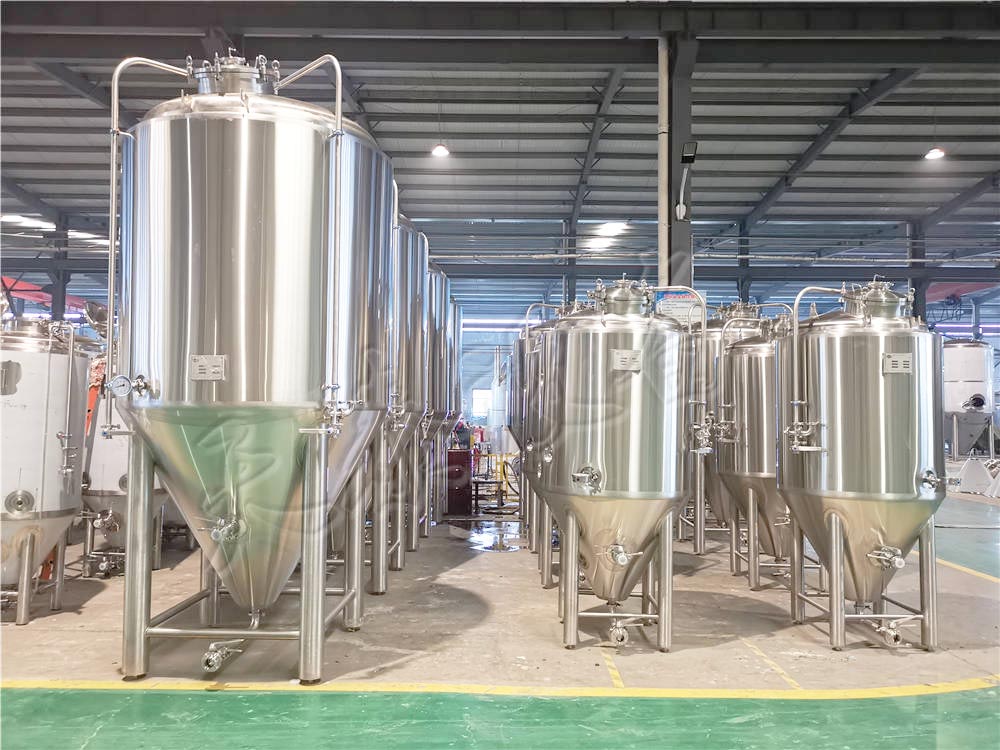 小型精釀啤酒設備廠(chǎng)分享冷凝固物的分離方法