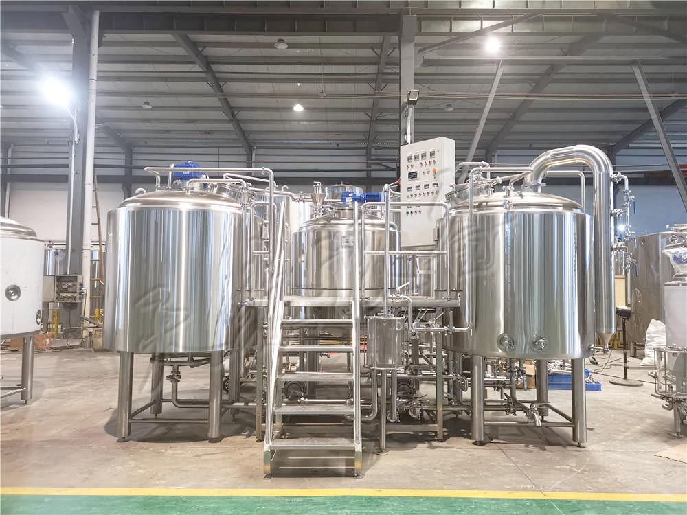 2噸三器精釀啤酒廠(chǎng)釀造設備
